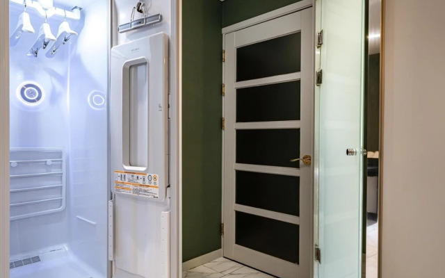 e-Hotel