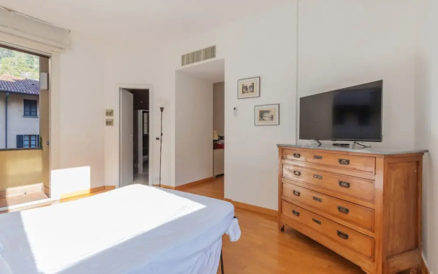 Welcoming Flats by Lake Como