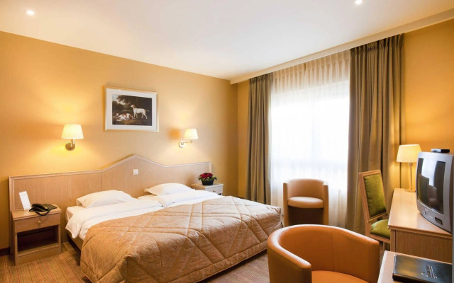 Aragon Apartments