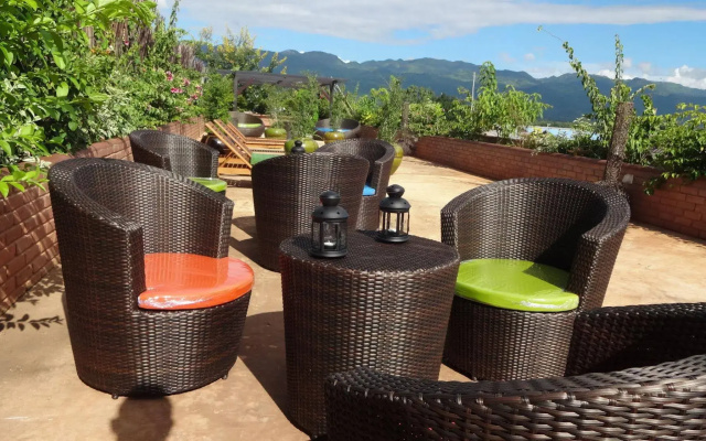 Thanakha Inle Hotel