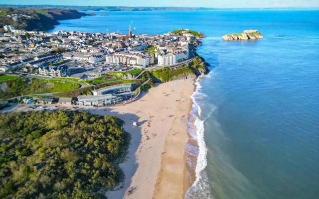 Skylark - 2 Bedroom Apartment - Tenby