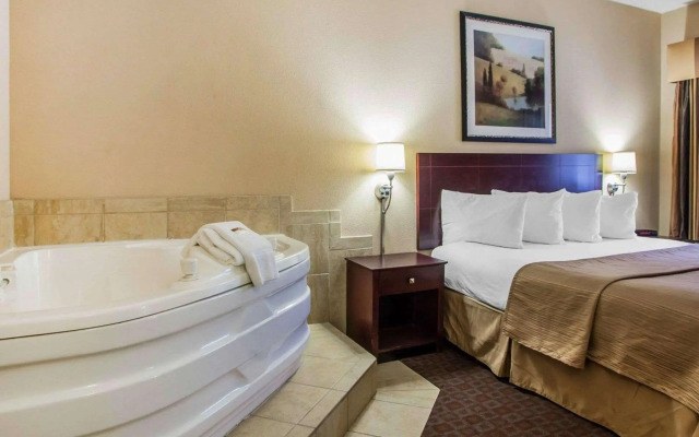 Quality Inn & Suites Peoria North