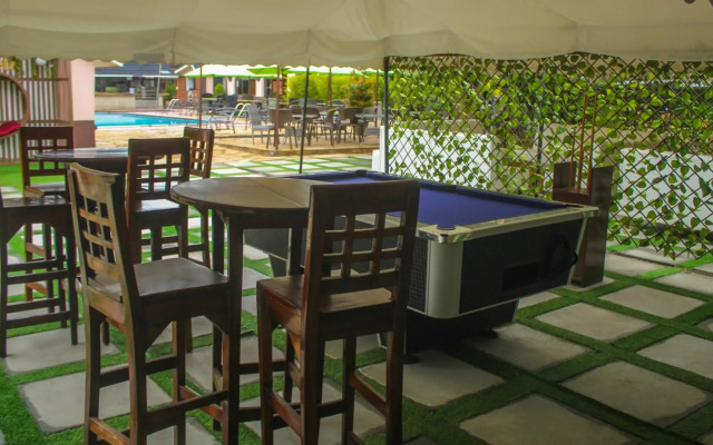 67 Airport Hotel