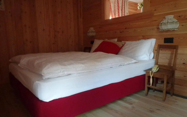 ALBERGO ALPENROSE Ski&Bike Mountain Hotel