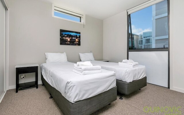 QV Large Stylish Viaduct Apartment - 772