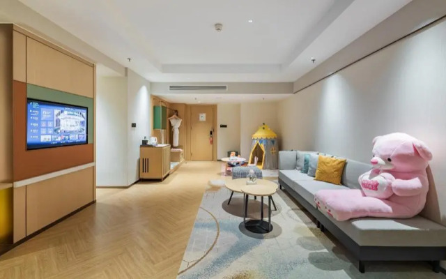 Holiday Inn Chongqing Guanyinqiao by IHG