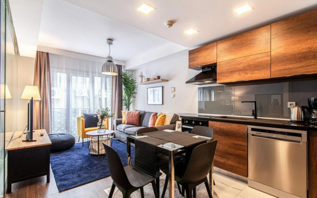 Fully Furnished Flat With Balcony in Sisli