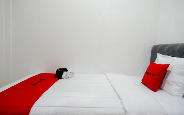 RedDoorz Hostel near Kota Lama Semarang