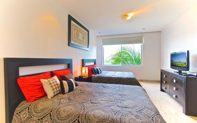 Elements Penthouse 14 3 Bedroom Condo by RedAwning