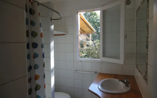 Charming Holiday Home in Poggio-mezzana, 150 m From Beach