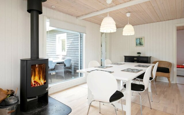 Garden View Holiday Home in Storvorde near Sea