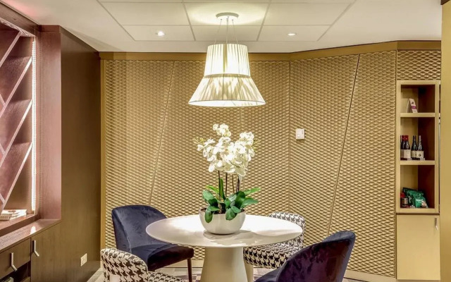 Mercure Paris Arc de Triomphe Etoile