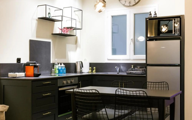 Brand New Central Luxury Residence