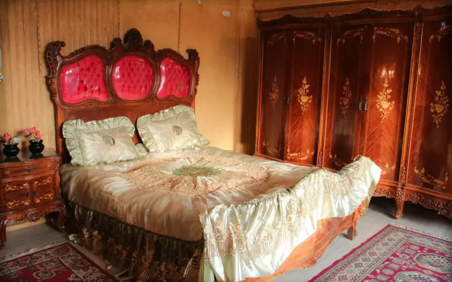 Sphinx Guest House