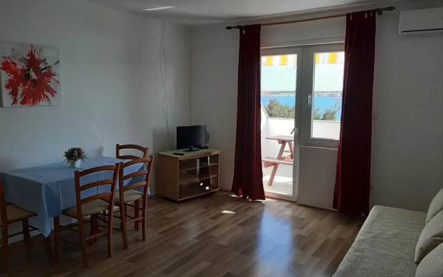 Apartments Nikola Caska