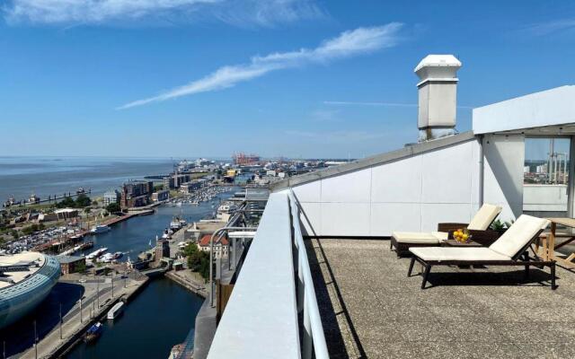 COAST HOUSE Sky Suite