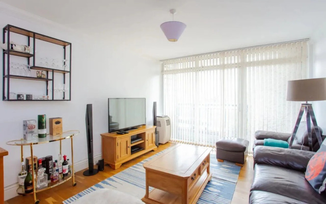 Bright 2 Bedroom Apartment in Islington