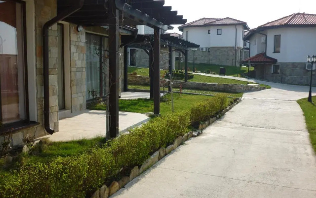 Bay View Villas - Luxury Villas & Apartments
