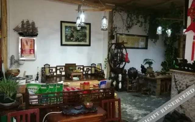 Yinju Xiangxi Inn