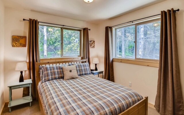 Roslyn Ridge Retreat