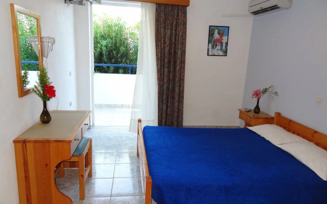 Michalis Studios & Apartments