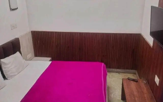 Hotel Shri Sai Deluxe