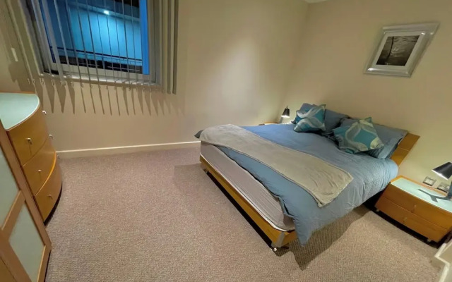 Birmingham City Apartment With 3 Bedrooms
