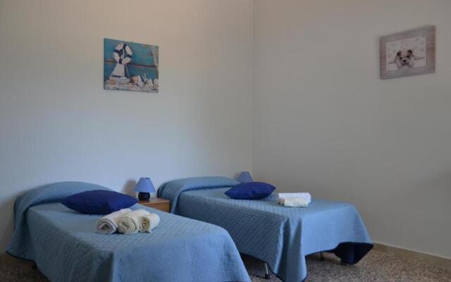 Casa indipendente immersa nel verde con vista mare