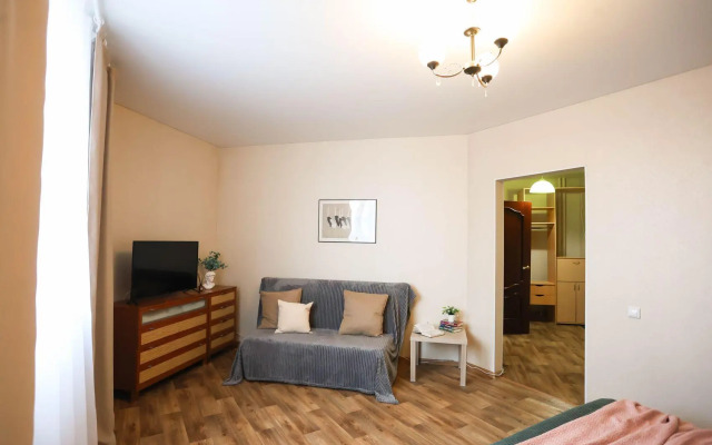 Пять звезд на Ленина 48