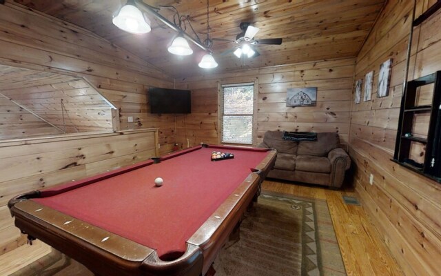 Pleasant Hollow 2 Bedroom Cabin by Redawning