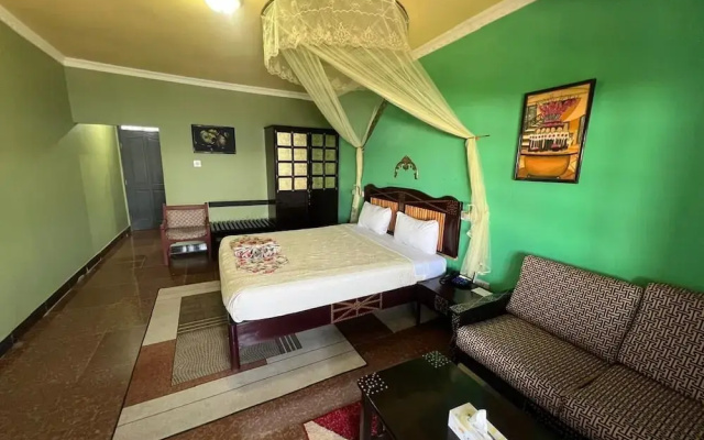 Rusty Rock Beach Resort & Spa
