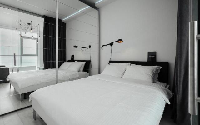 Sea and Sky Apartment