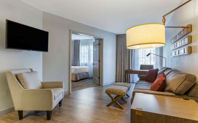 Windmill Suites Surprise - Phoenix, an Ascend Collection Hotel