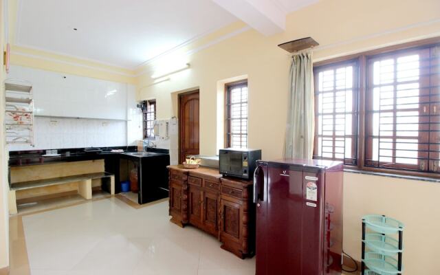 OYO 10383 Home 2BHK Dona Paula Beach