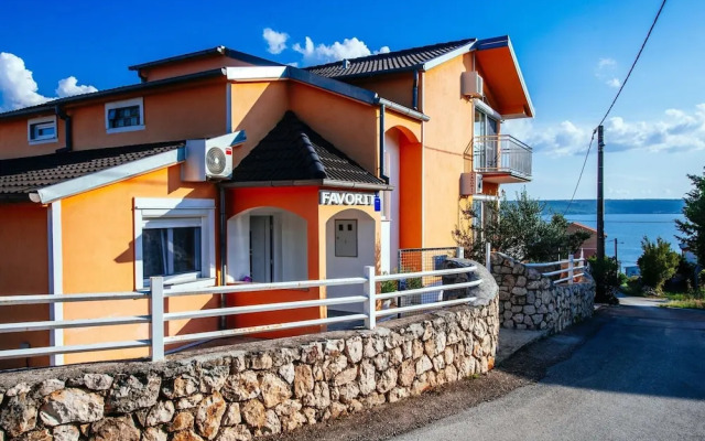 Beautiful Holiday Home in Maslenica Near Beach"
