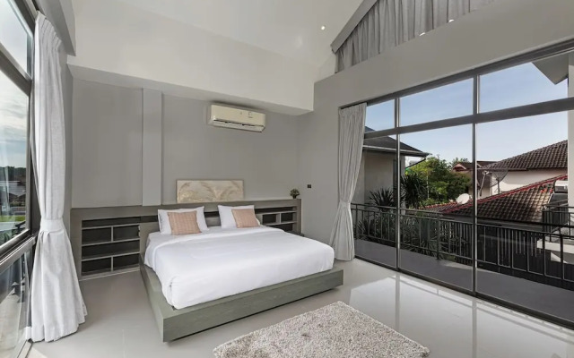 3-Bedroom Wallaya pool villa in Bangtao