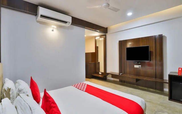 OYO 18585 Hotel Rajdhani