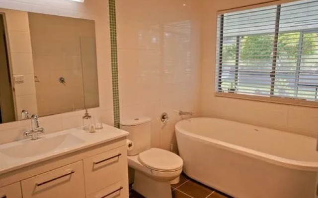 Moonee Beach Executive Retreat