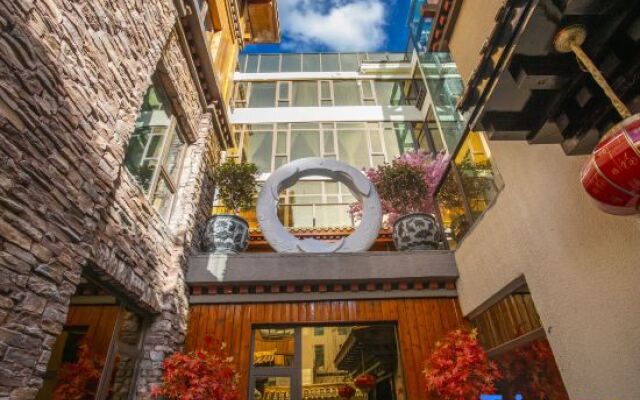 Yiyinju Holiday Hotel