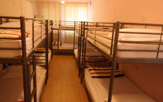 The Hive Singapore Hostel