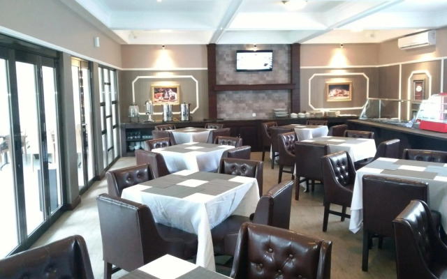 Casa de Wanea Hotel & Resto