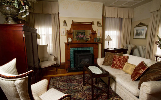 Victoria's Historic Inn