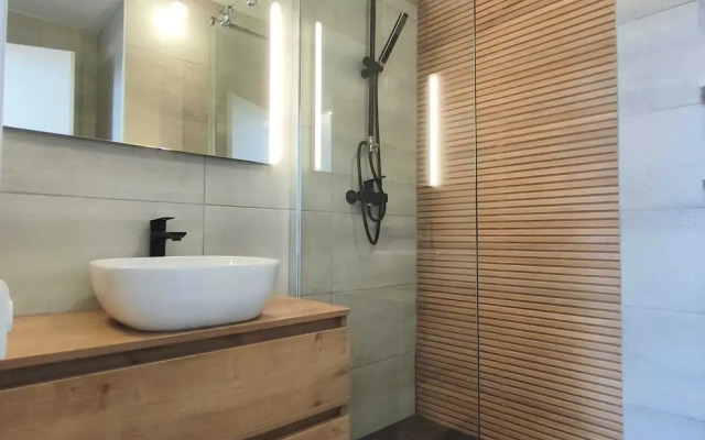 Comfortable Crikvenica Apartment With Terrace and Wifi