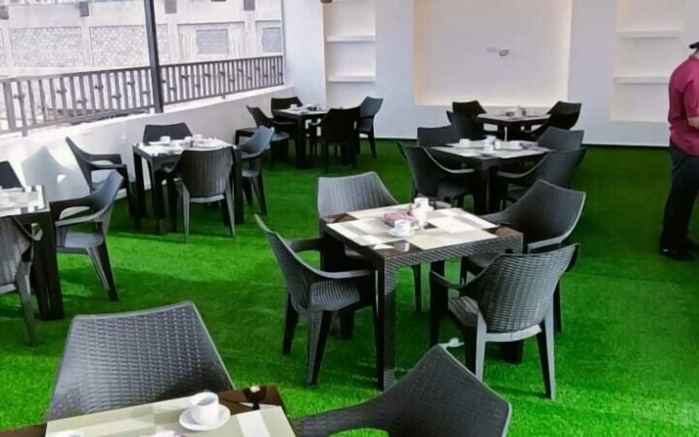 Holiday Season Hotel