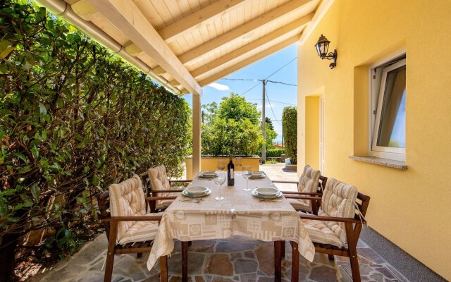 Apartments Makora