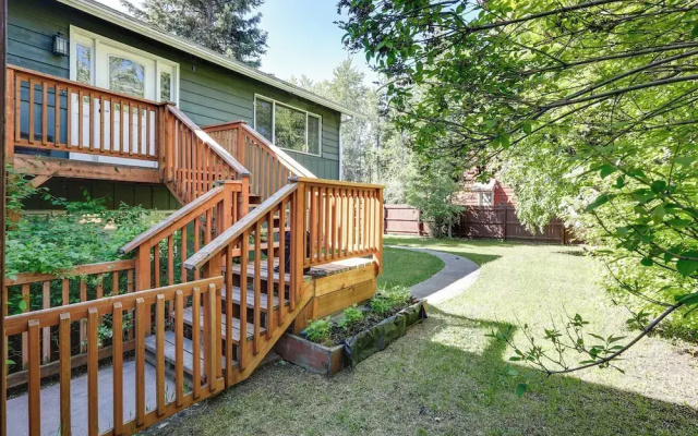1 Mi to Downtown & River: Family Apt in Fairbanks