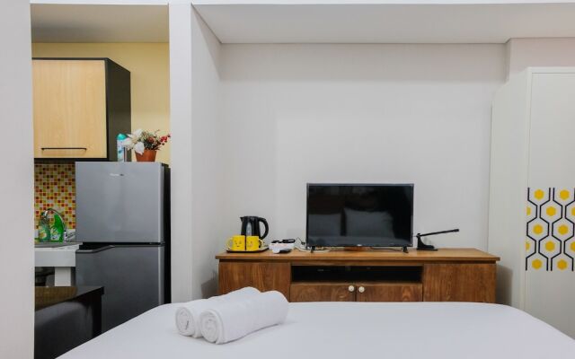 Contemporary Studio Room at Casa De Parco Apartment