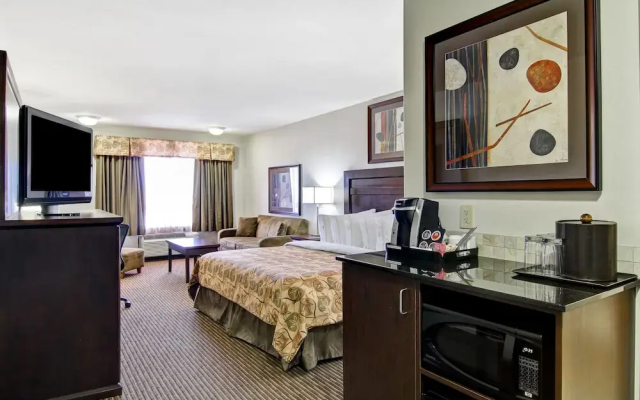 Coast Weyburn Hotel