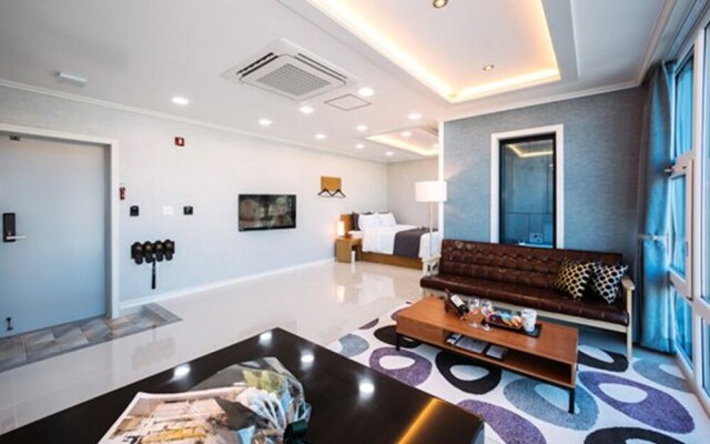 Yeosu Paradise Spa Pension
