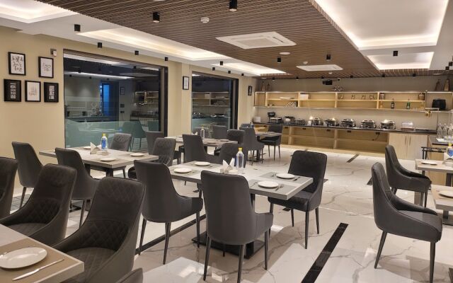Hotel Rj - Managed by AHG